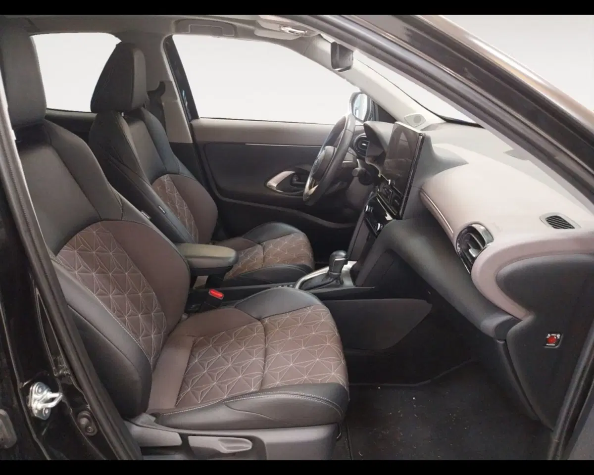 Toyota Yaris Cross usata a Forlì-Cesena (15)