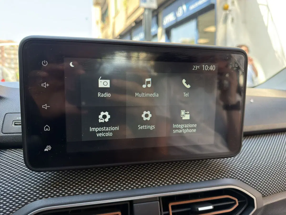 Dacia Sandero usata a Milano (11)
