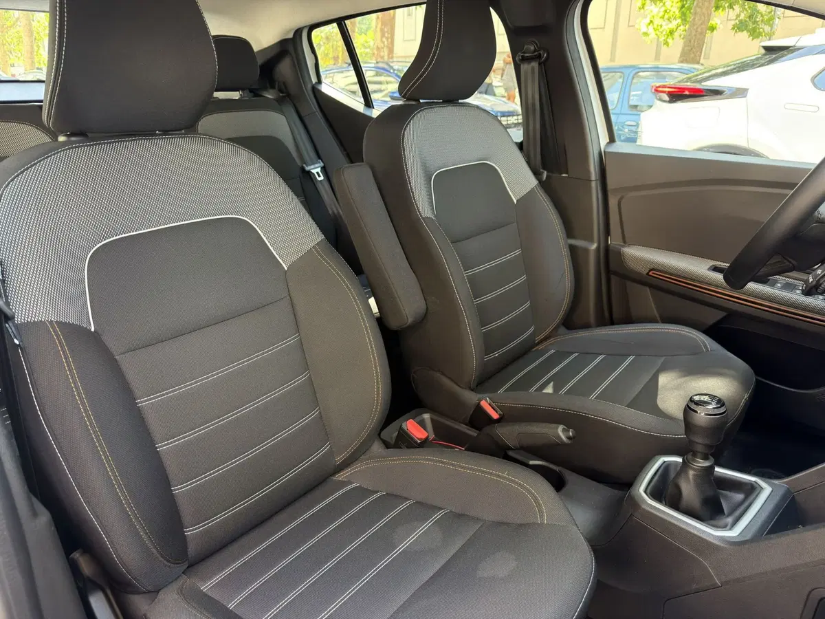 Dacia Sandero usata a Milano (15)