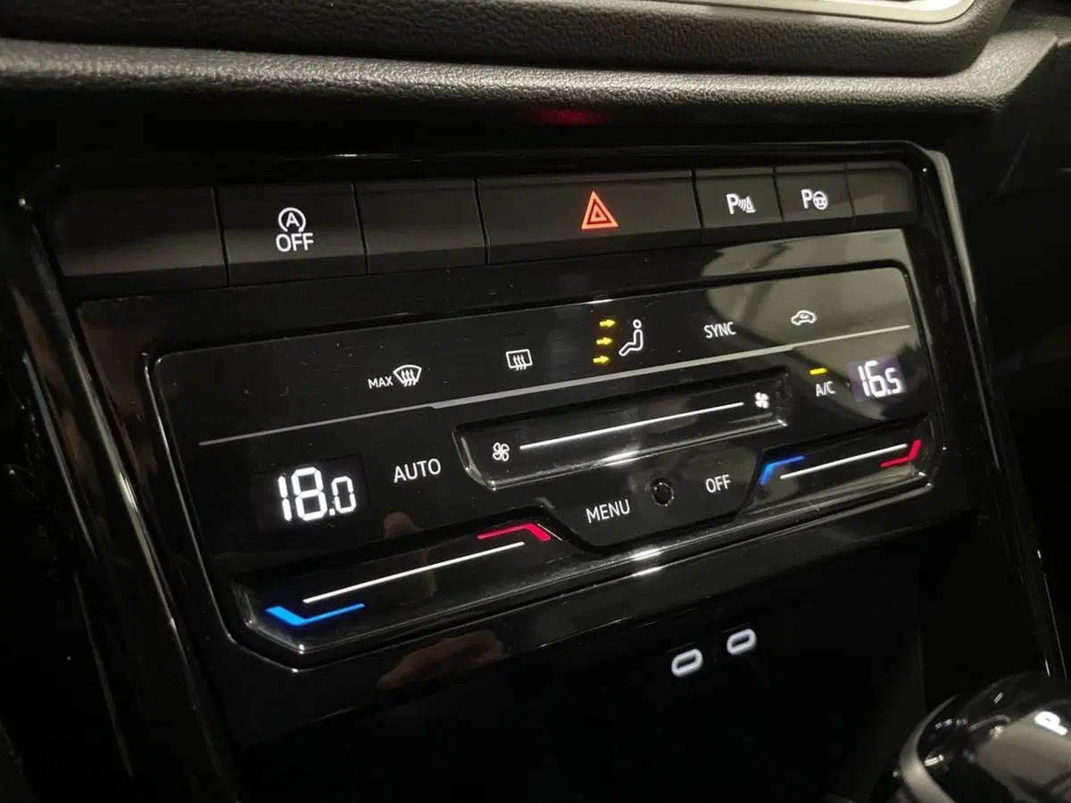 Volkswagen T-Roc usata a Prato (15)