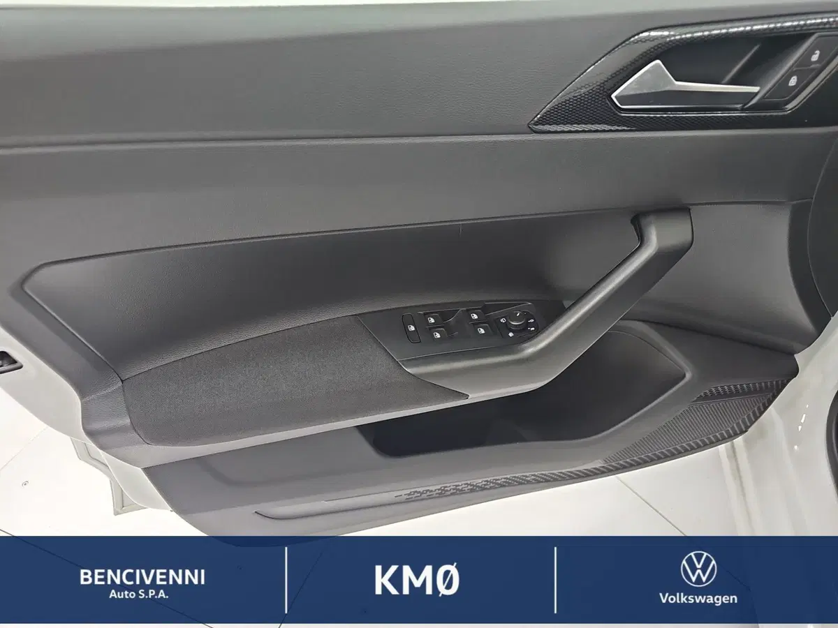 Volkswagen Polo nuova a Catanzaro (13)