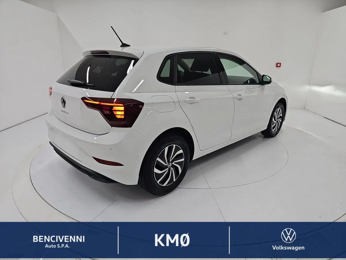 Volkswagen Polo nuova a Catanzaro (6)