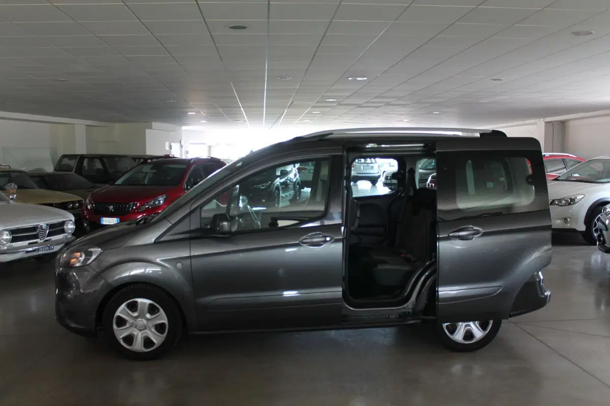 Ford Tourneo Courier usata a Cuneo (7)