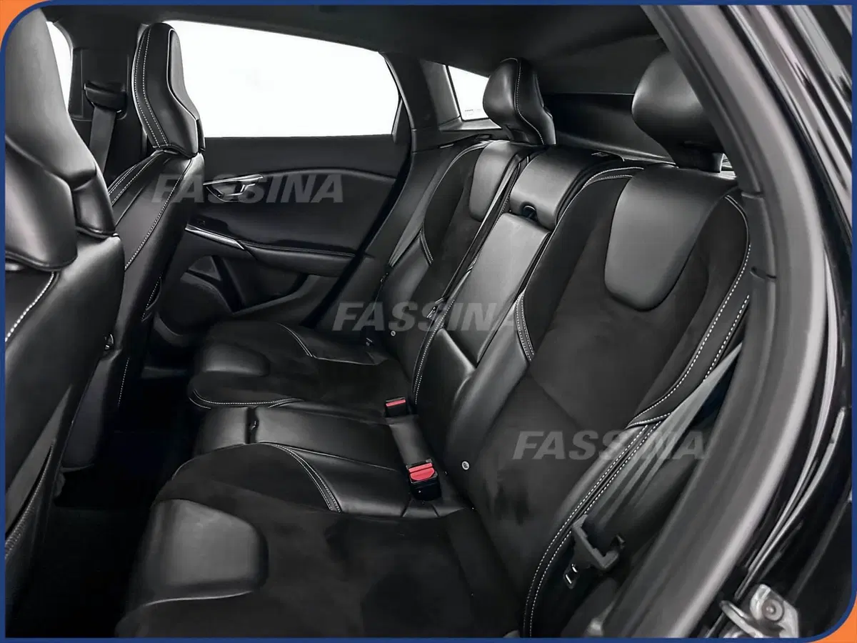 Volvo V40 usata a Milano (10)