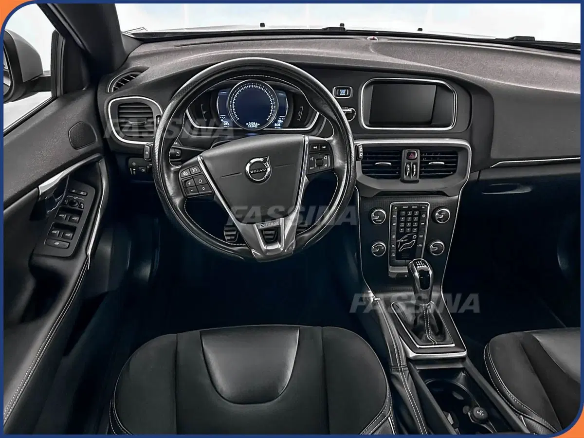 Volvo V40 usata a Milano (11)