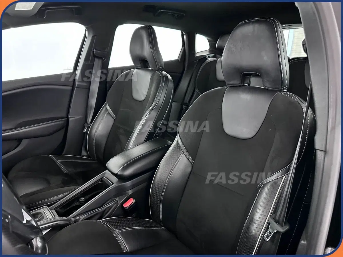 Volvo V40 usata a Milano (8)