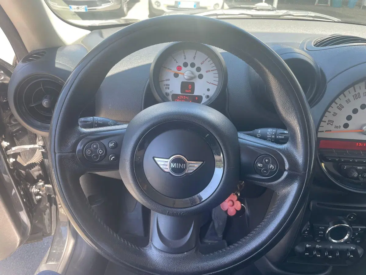 MINI Mini Countryman usata a Lucca (11)