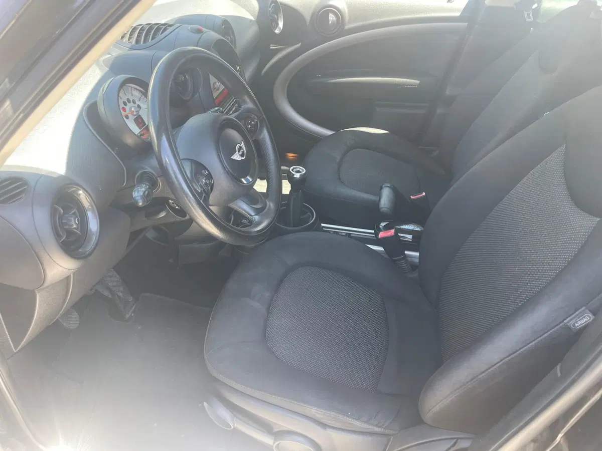 MINI Mini Countryman usata a Lucca (9)