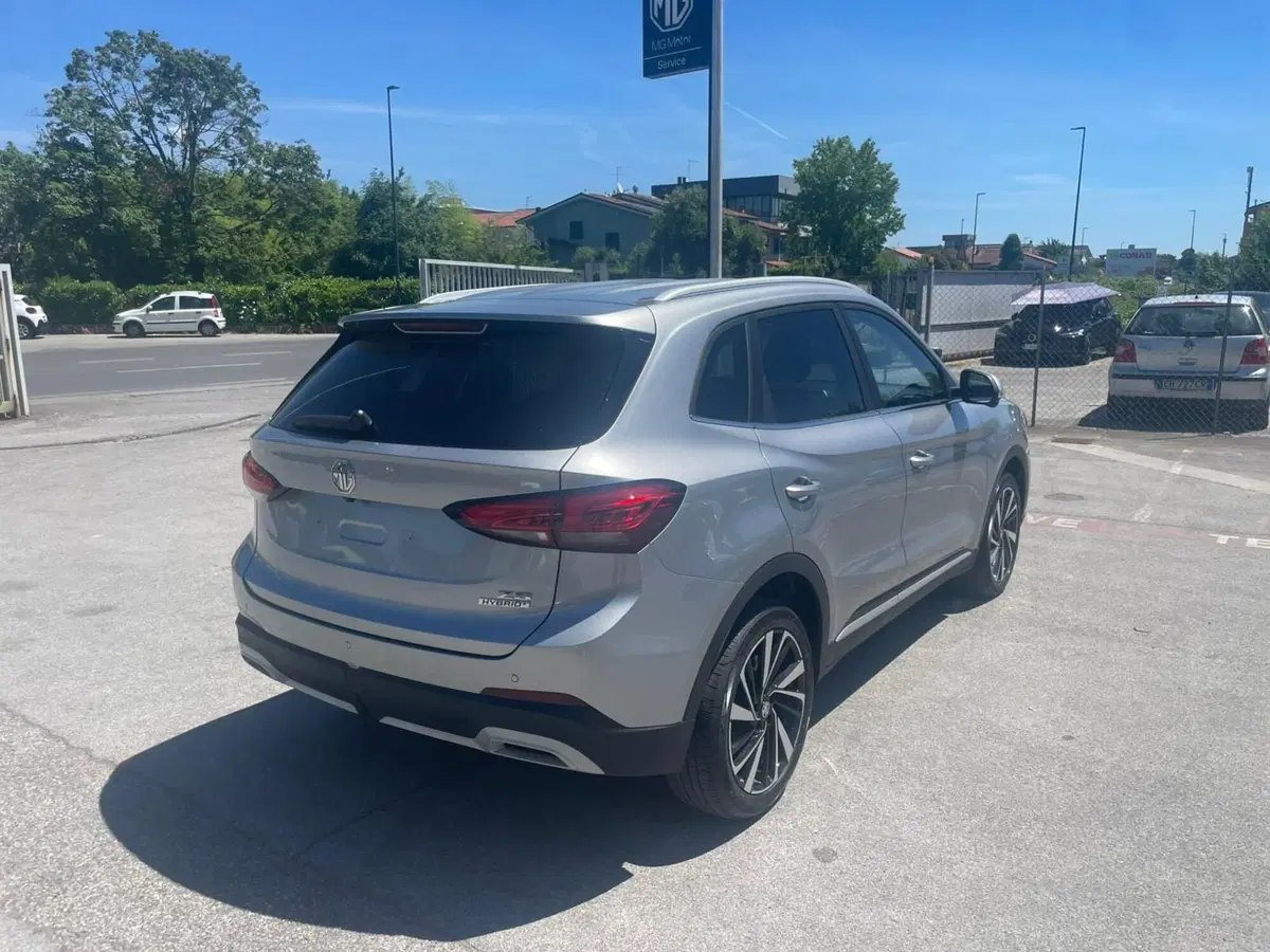 Mg ZS nuova a Lucca (4)