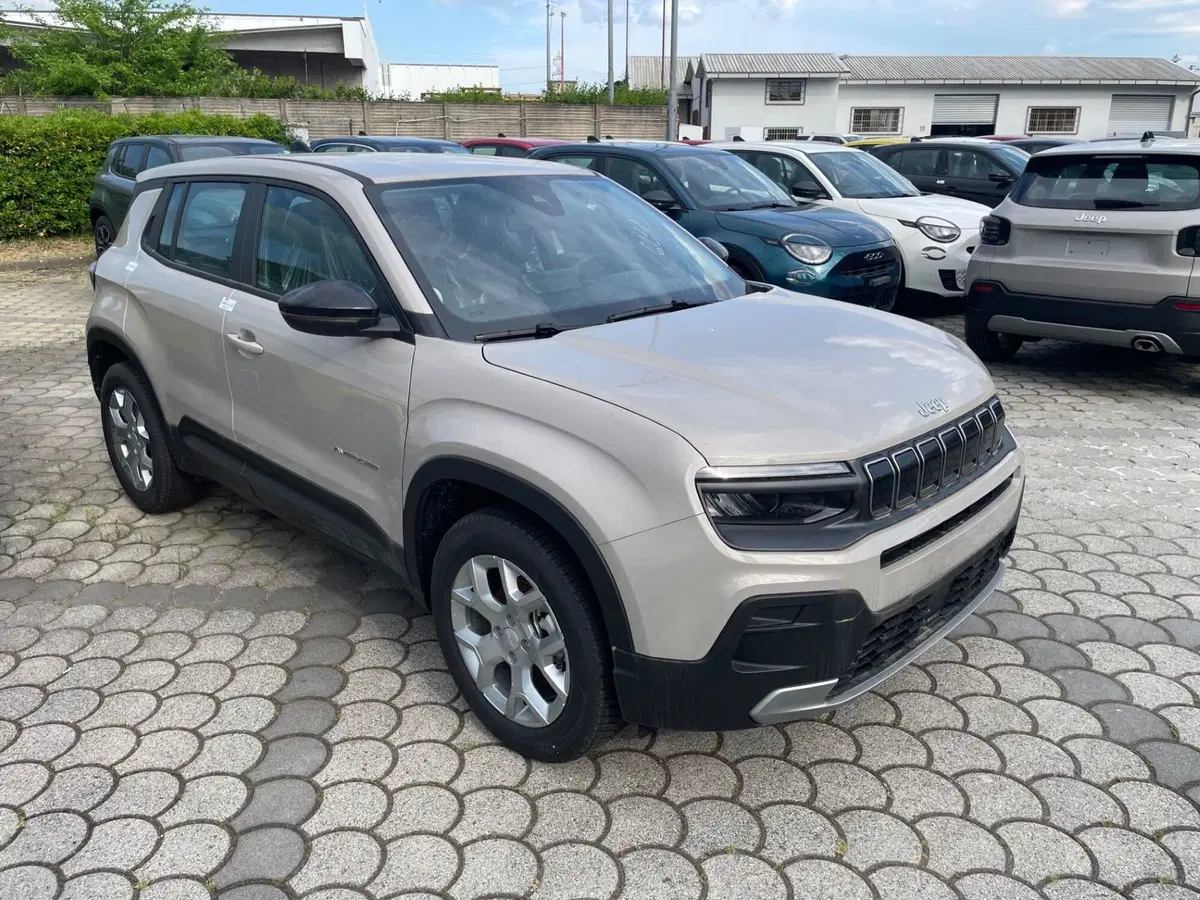 Jeep Avenger nuova a Lucca (3)