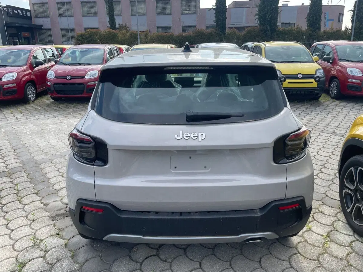 Jeep Avenger nuova a Lucca (5)