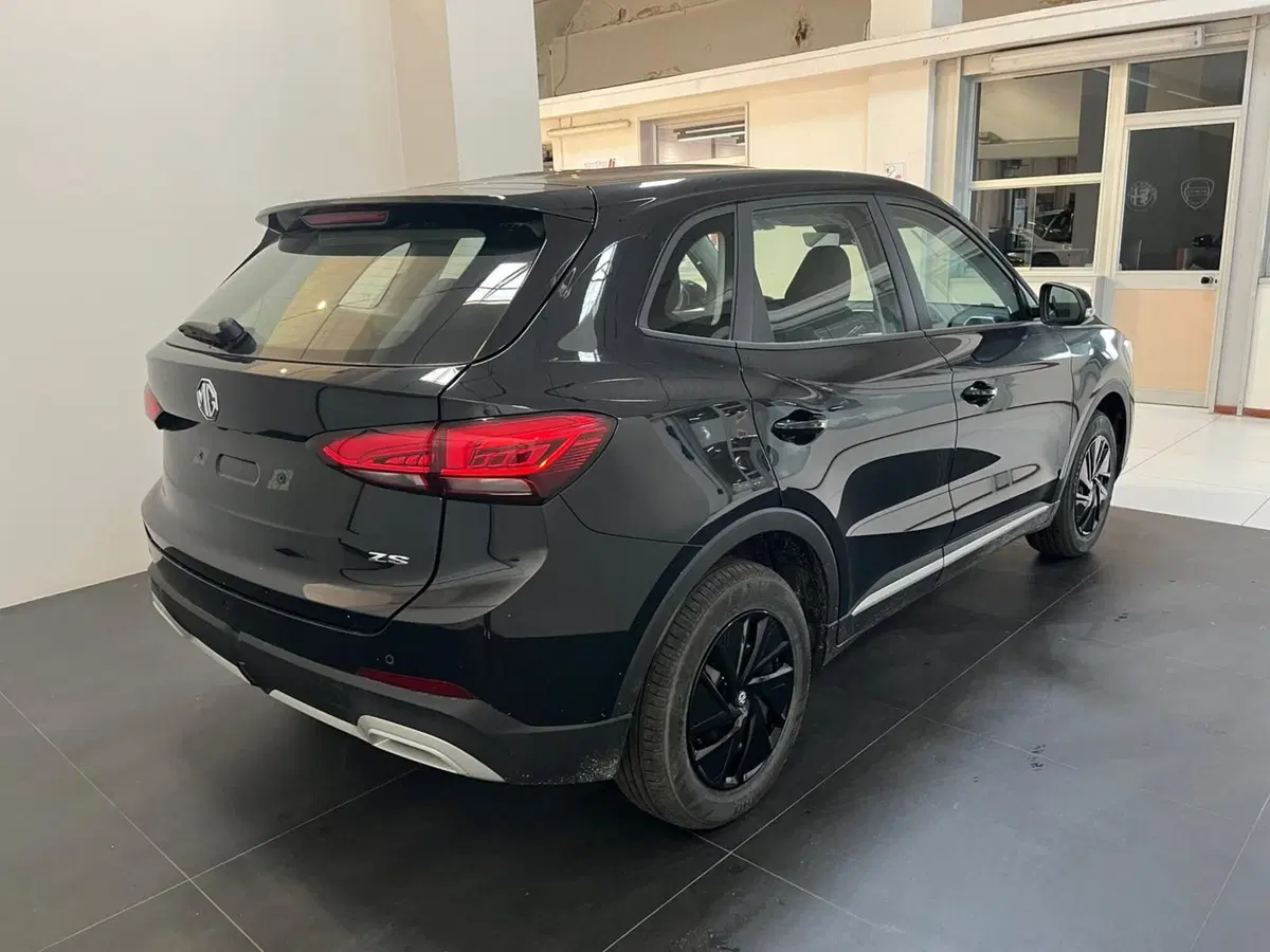 Mg ZS nuova a Lucca (5)