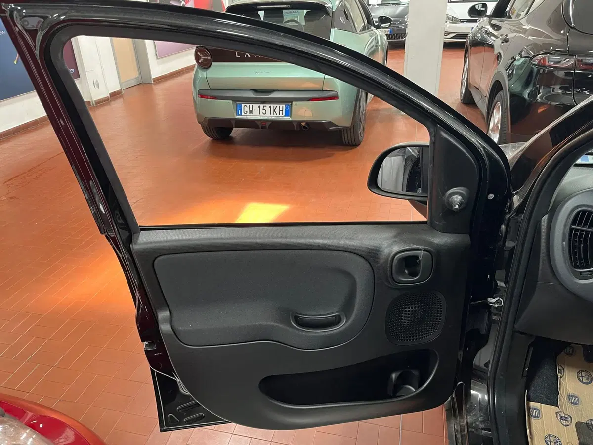 Fiat Panda nuova a Lucca (10)