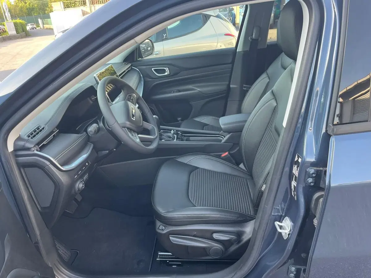 Jeep Compass nuova a Lucca (11)