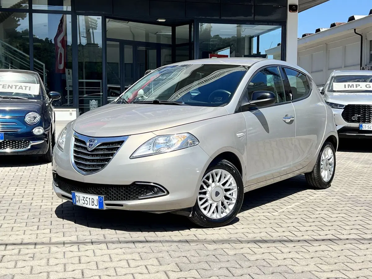 Lancia Ypsilon usata a Chieti