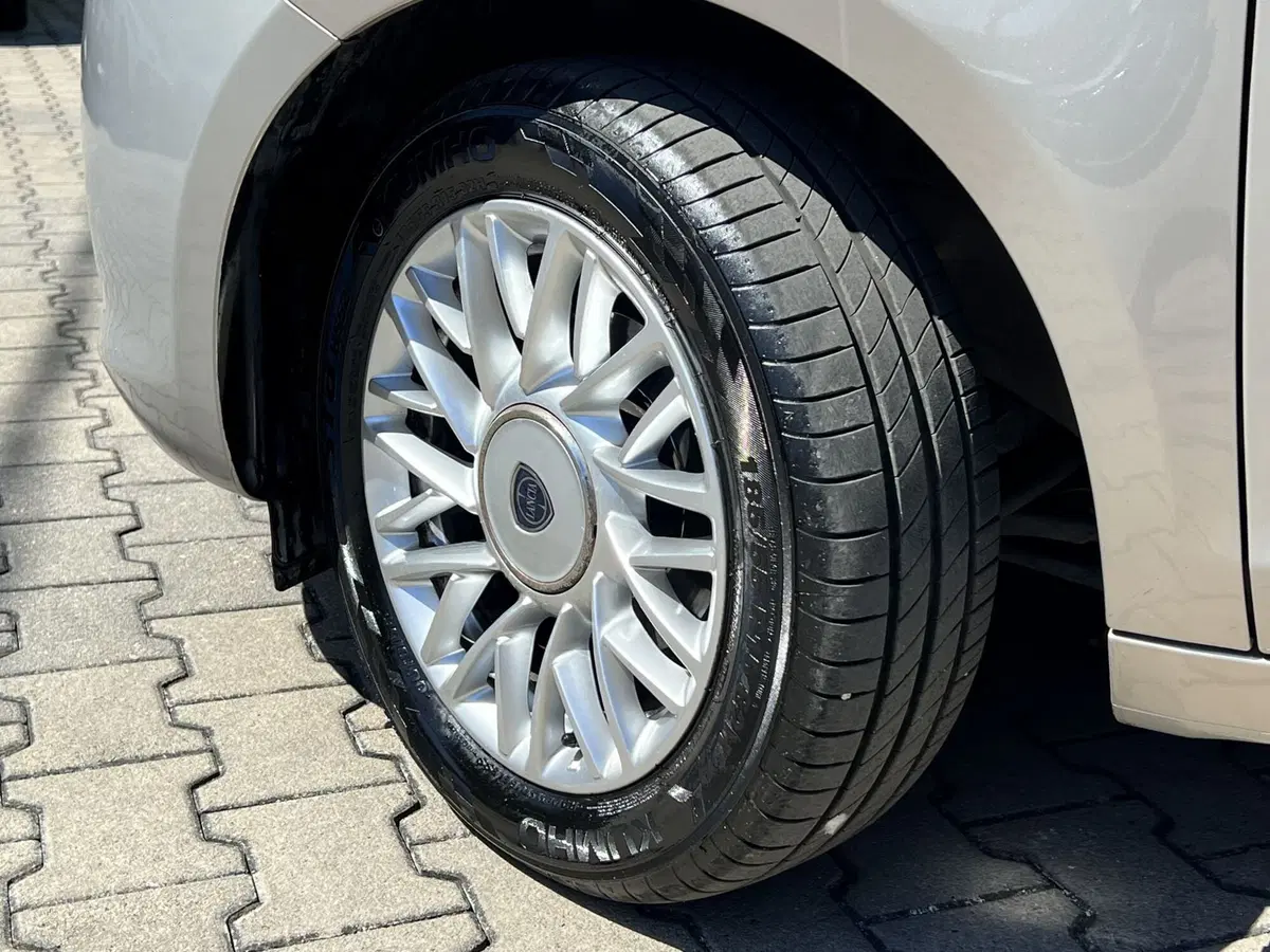 Lancia Ypsilon usata a Chieti (7)