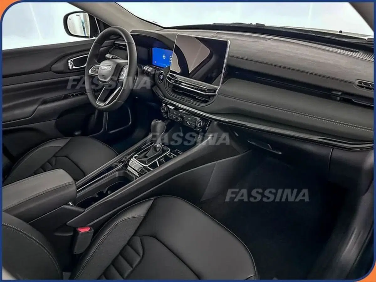 Jeep Compass nuova a Milano (13)