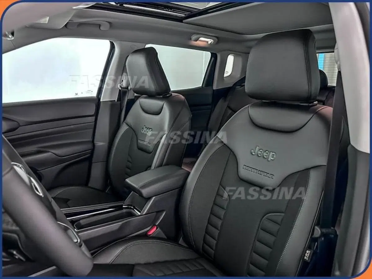 Jeep Compass nuova a Milano (8)