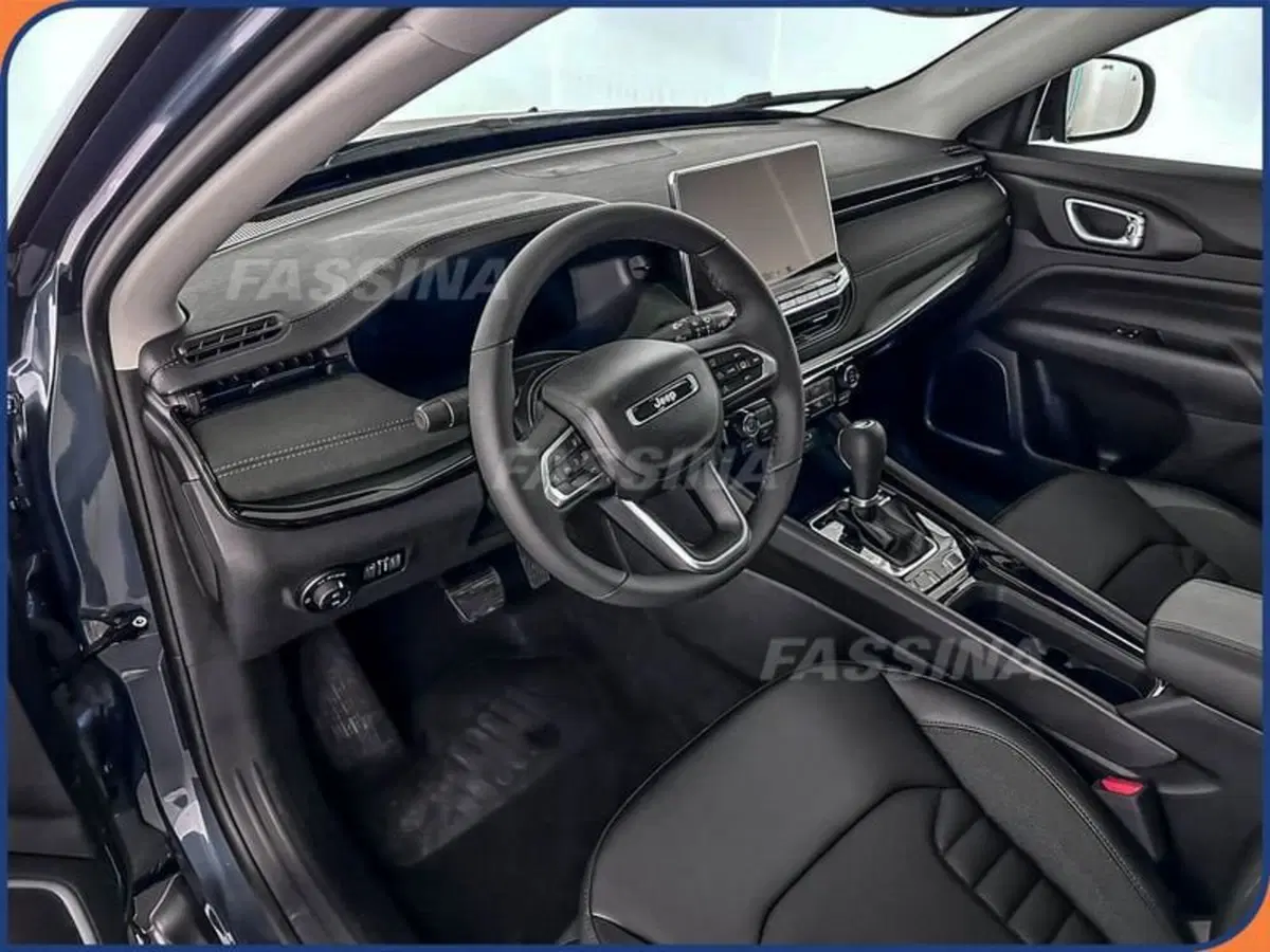 Jeep Compass nuova a Milano (9)