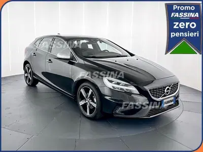 Volvo V40 D2 R-design Kinetic del 2018 usata a Milano