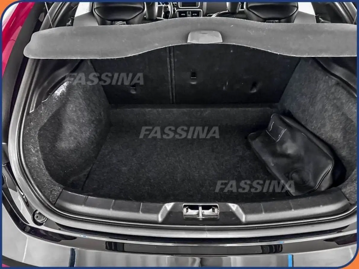 Volvo V40 usata a Milano (12)