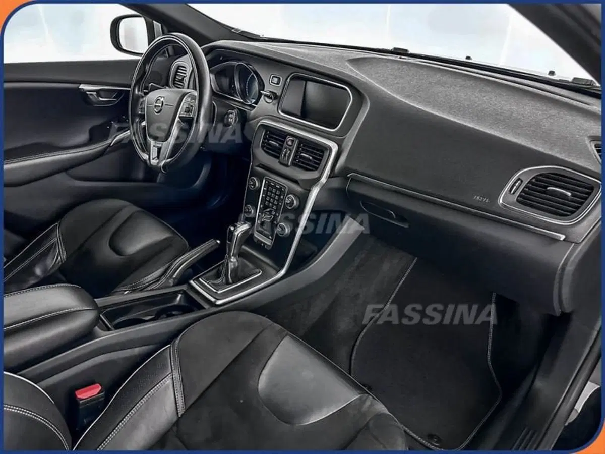 Volvo V40 usata a Milano (13)