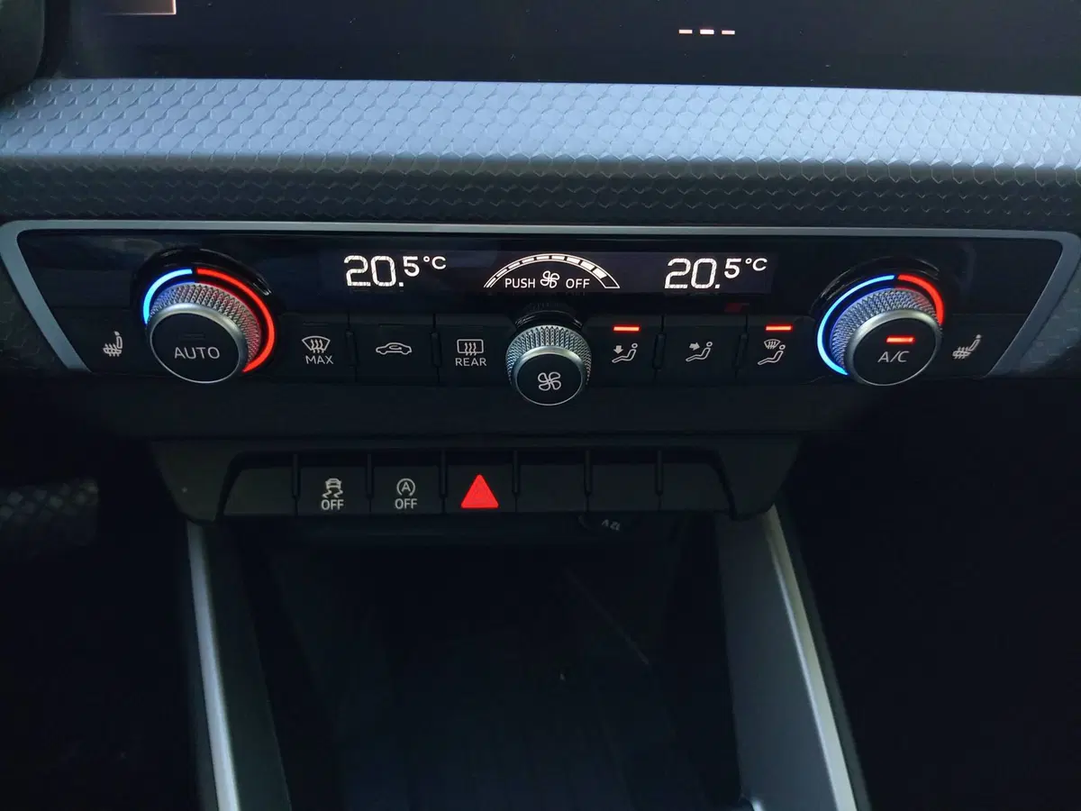 Audi A1 Sportback usata a Bari (8)