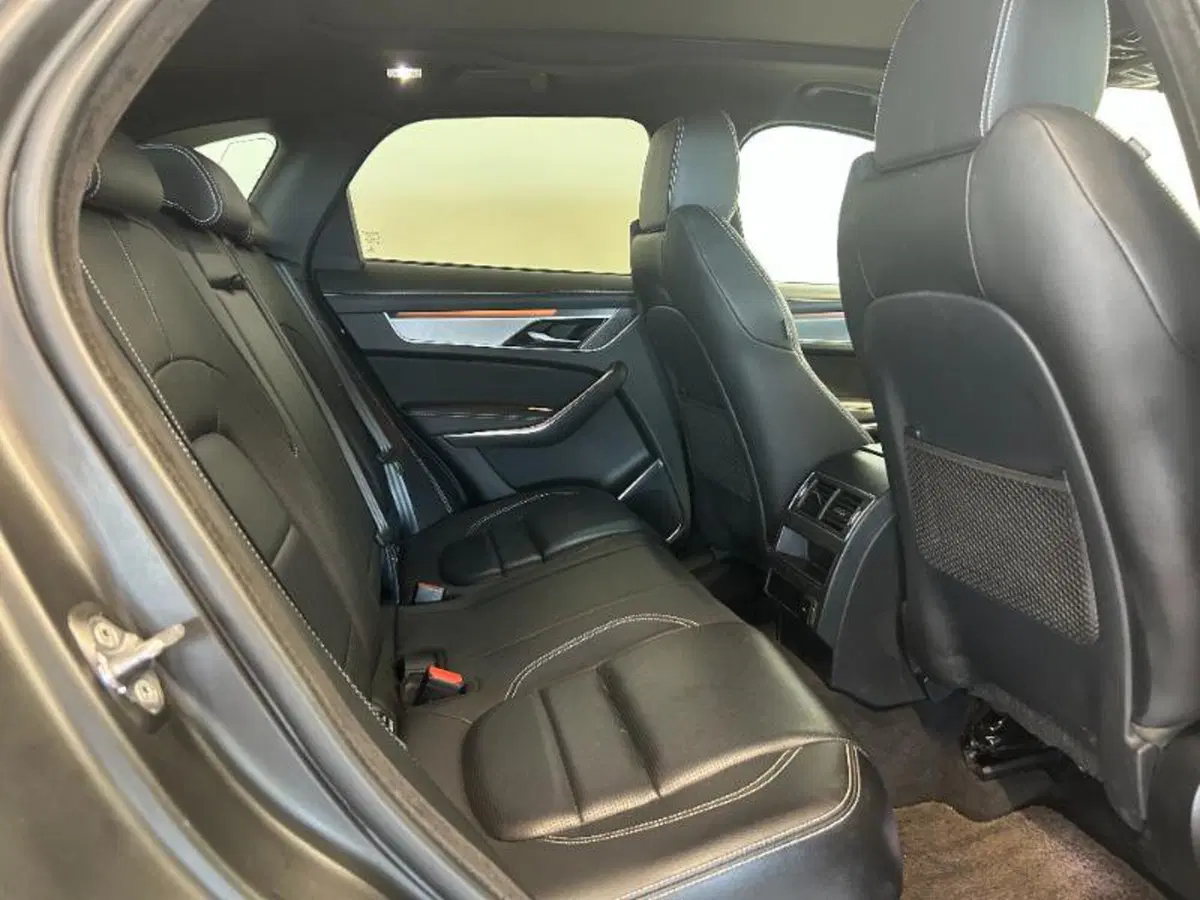 Jaguar F-Pace usata a Venezia (10)