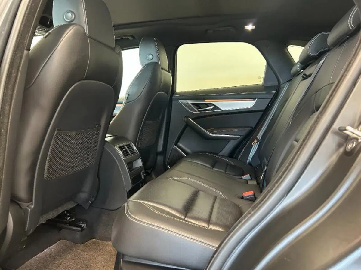 Jaguar F-Pace usata a Venezia (14)