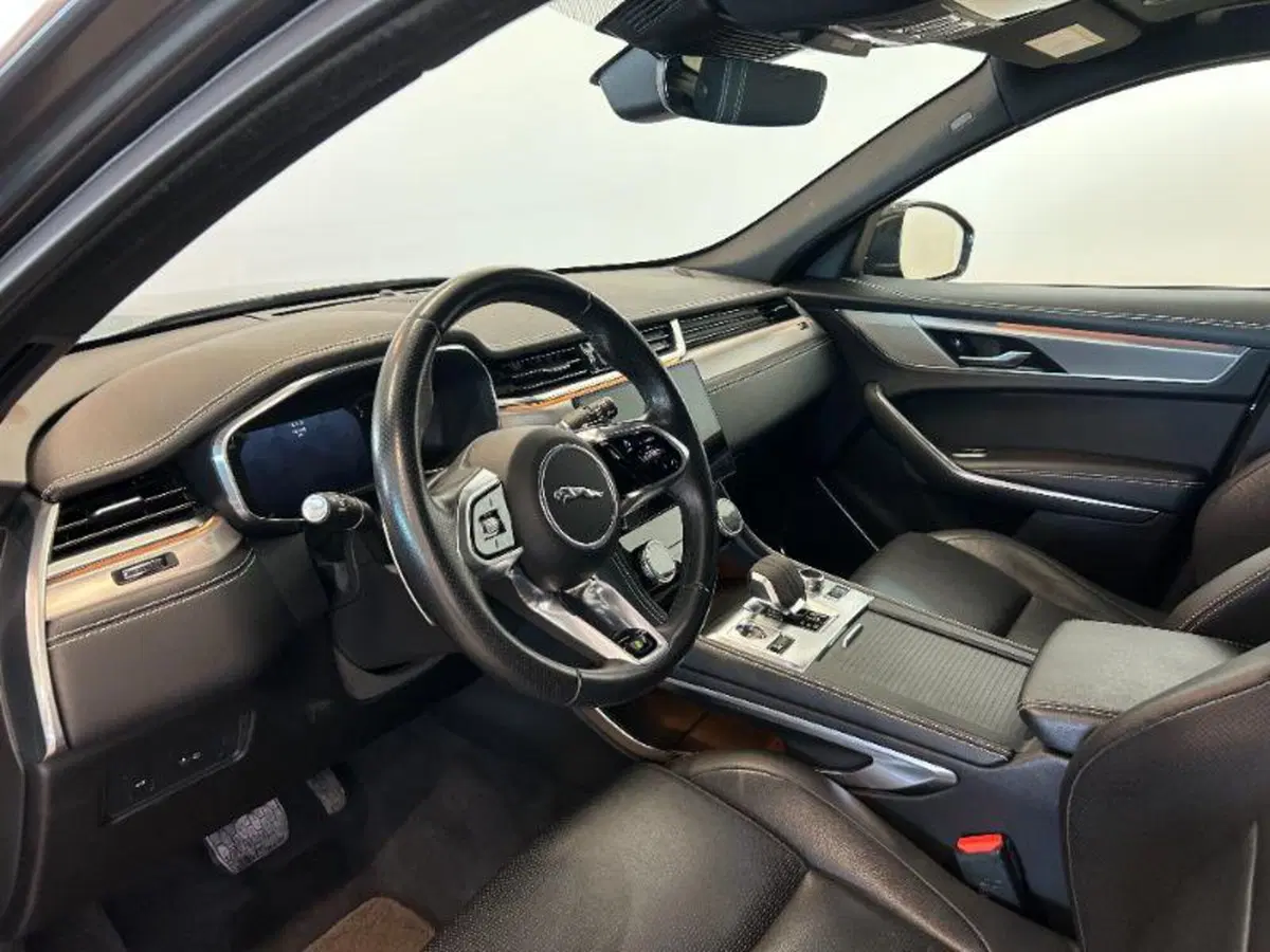 Jaguar F-Pace usata a Venezia (15)