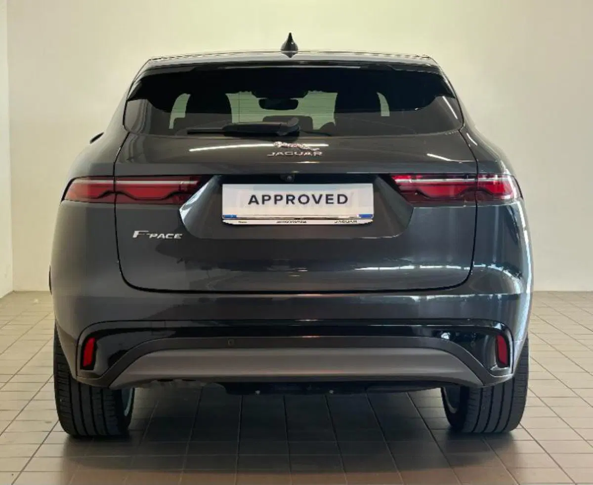 Jaguar F-Pace usata a Venezia (3)