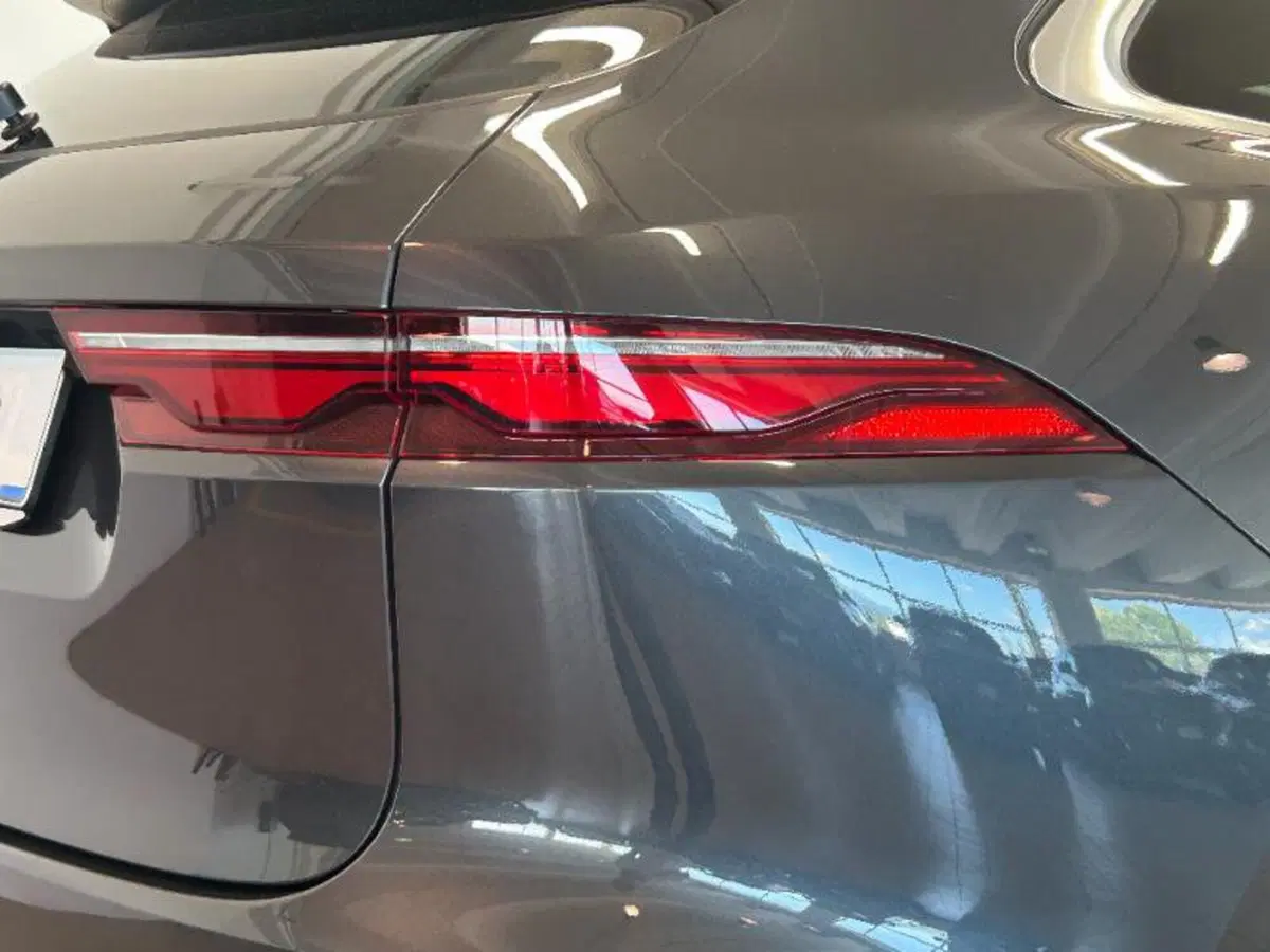 Jaguar F-Pace usata a Venezia (5)