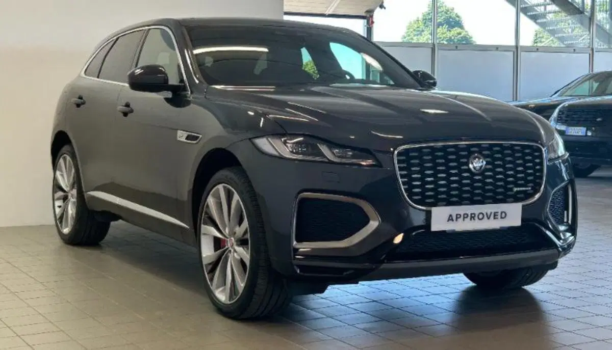 Jaguar F-Pace usata a Venezia (7)