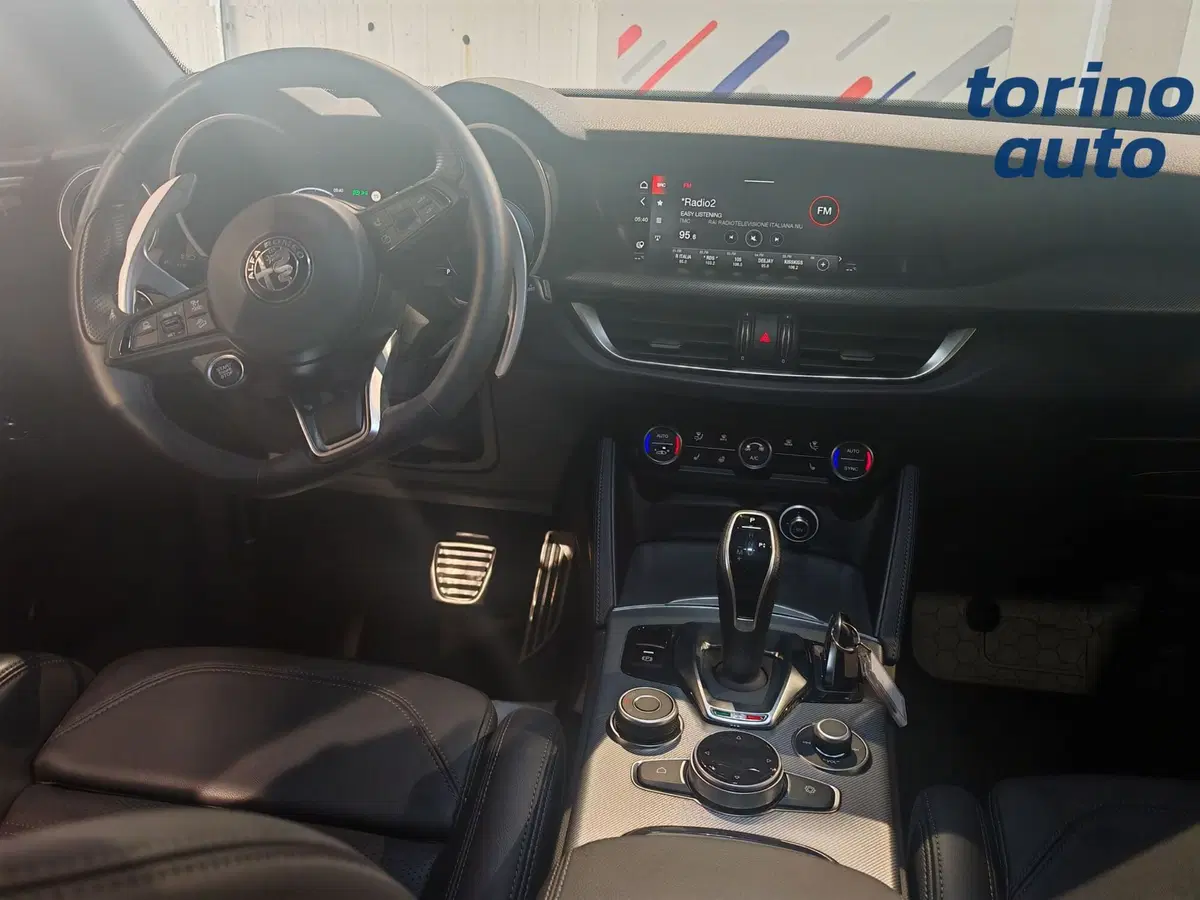 Alfa Romeo Stelvio usata a Torino (12)