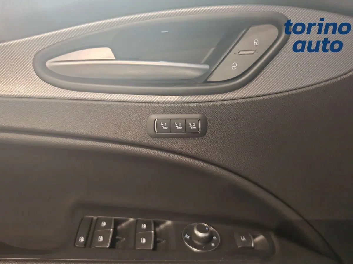 Alfa Romeo Stelvio usata a Torino (15)