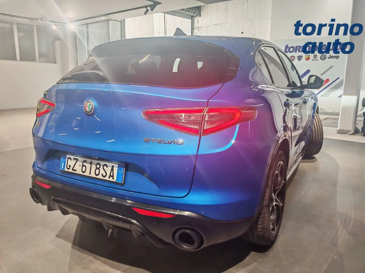 Alfa Romeo Stelvio usata a Torino (5)