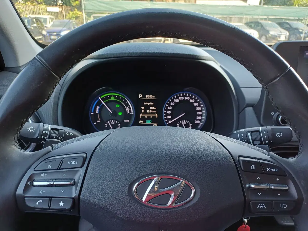 Hyundai Kona usata a Modena (17)