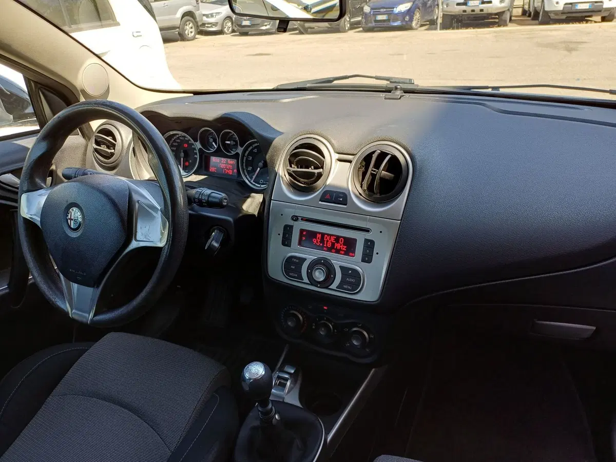 Alfa Romeo MiTo usata a Modena (10)