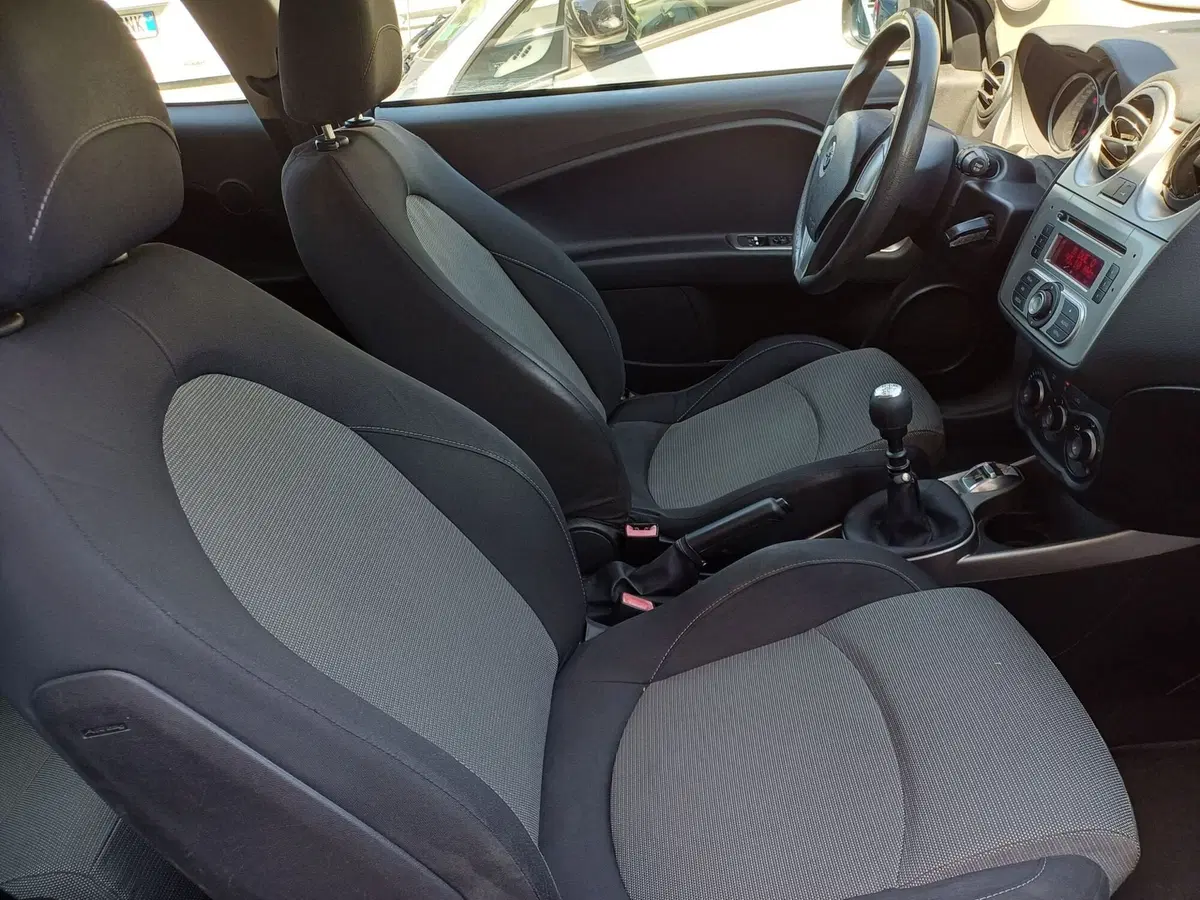 Alfa Romeo MiTo usata a Modena (11)