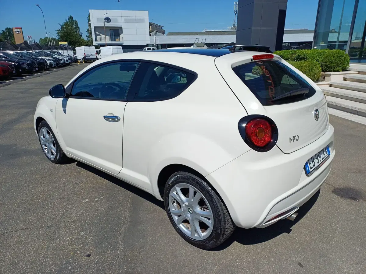 Alfa Romeo MiTo usata a Modena (7)