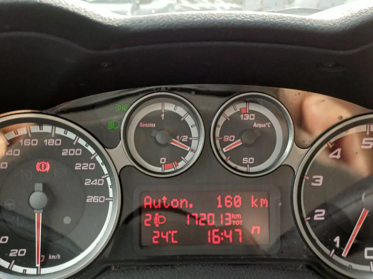 Alfa Romeo MiTo usata a Modena (8)