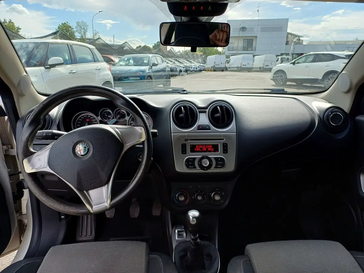 Alfa Romeo MiTo usata a Modena (9)