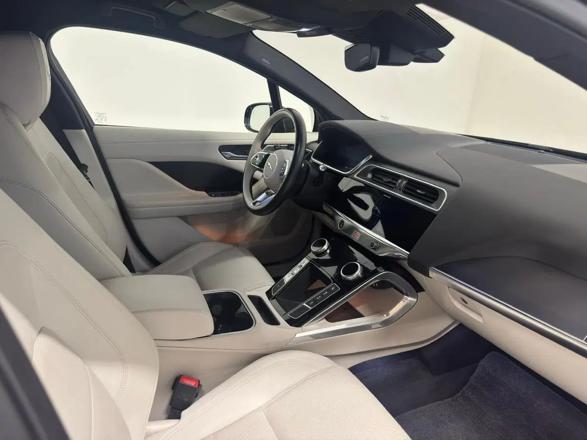 Jaguar I-Pace usata a Novara (12)