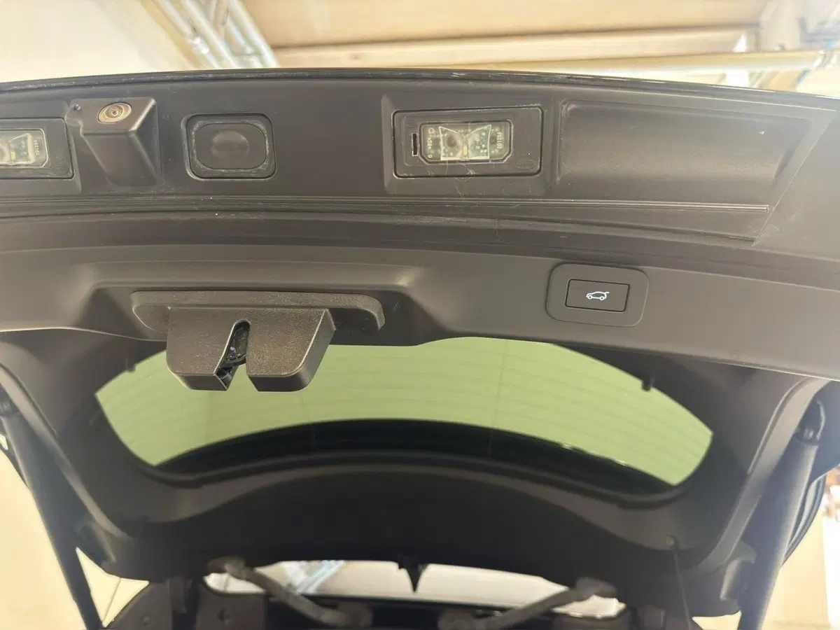 Jaguar I-Pace usata a Novara (15)