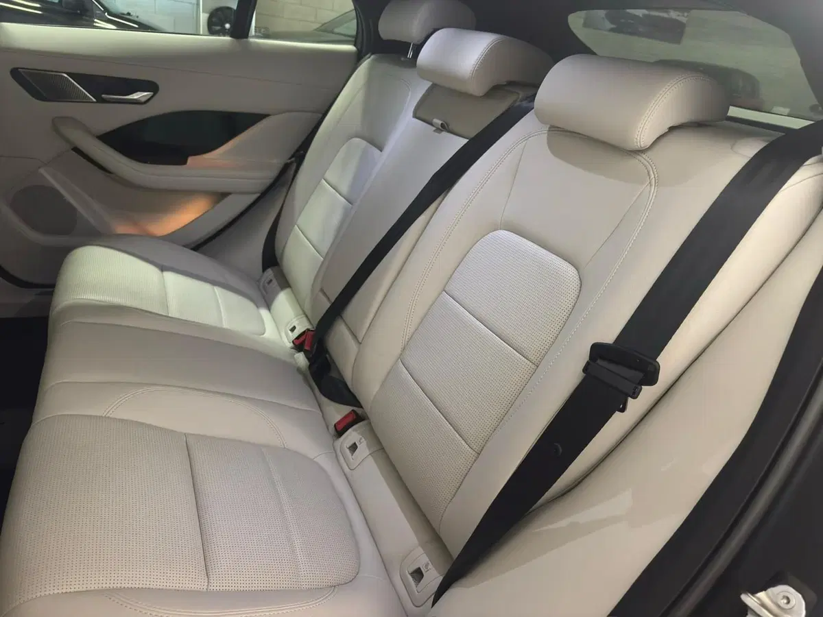 Jaguar I-Pace usata a Novara (17)