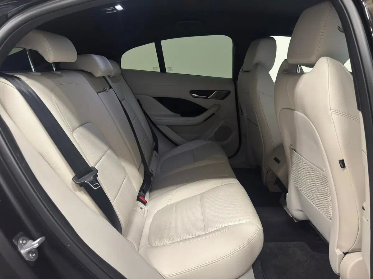 Jaguar I-Pace usata a Novara (5)