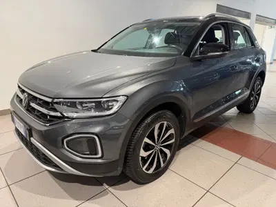 Volkswagen T-Roc 1.5 TSI ACT DSG Style BlueMotion Technology del 2023 usata a Genova