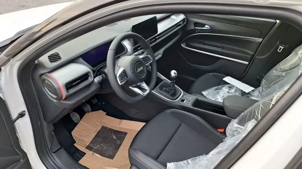 Jeep Avenger nuova a Imperia (10)
