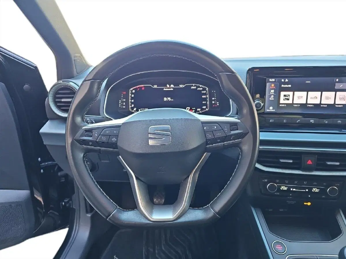 SEAT Arona usata a Lecco (12)