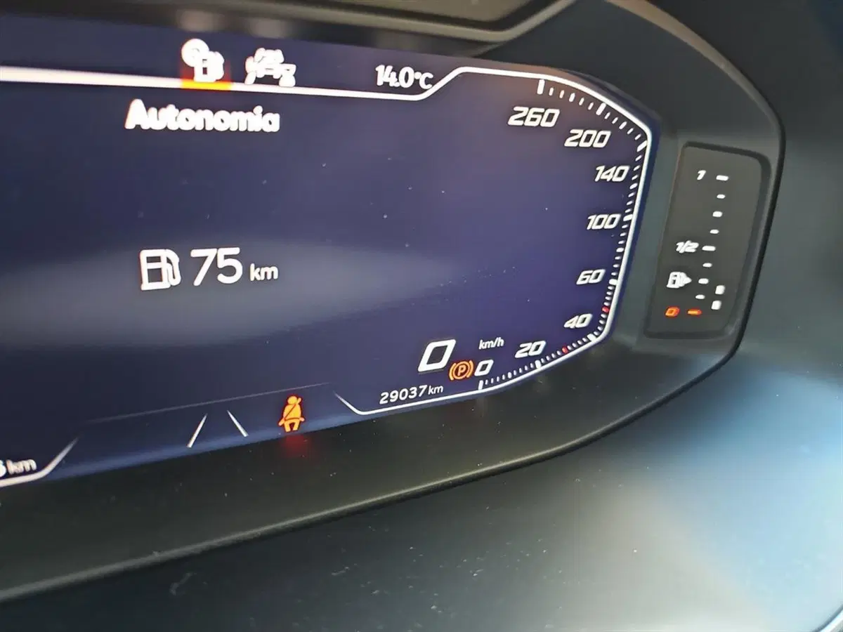 SEAT Arona usata a Lecco (15)